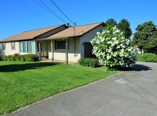 2832 Yarberry Edge Ln, Kodak, TN 37764