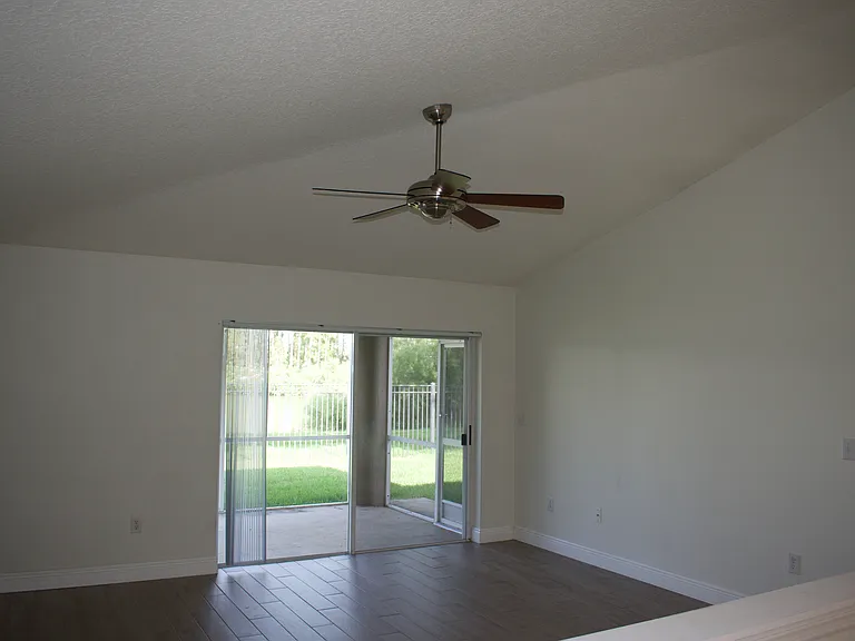 9836 Bayboro Bridge Dr — Photo 2