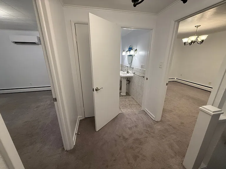 176 James St — Photo 13