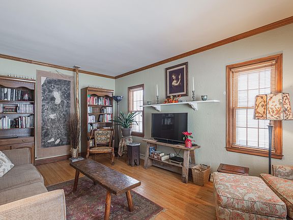 4th image of 2511 E Denton Ave