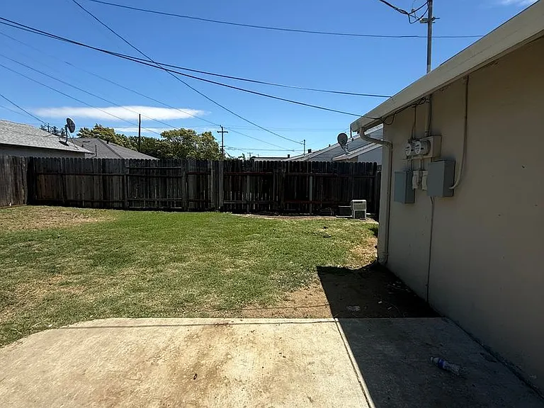 618 Utah St — Photo 11
