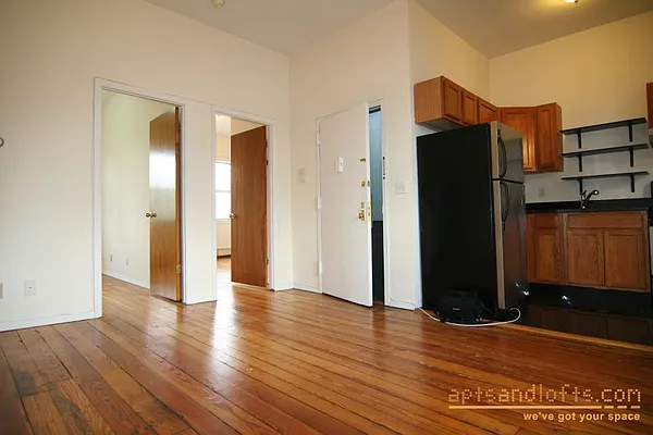 Rented by aptsandlofts.com | media 23