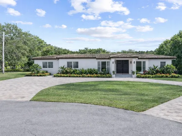 700 NE 118th St, Biscayne Park, FL 33161