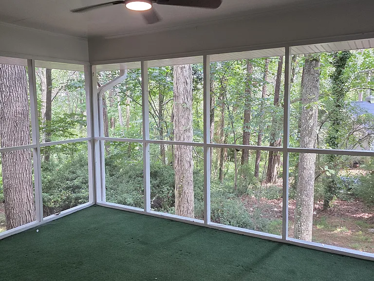 1032 Williamsburg Ct — Photo 22