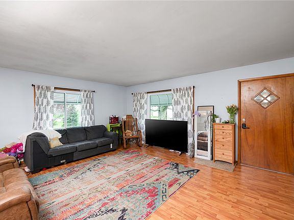 3rd image of 430 Flower Ave