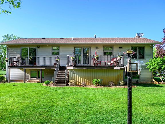 2nd image of 2914 Crestwood Dr NE