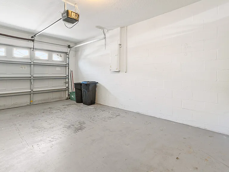 512 Spring Lake Cir — Photo 39