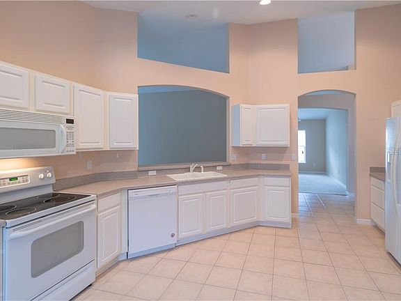 2nd image of 1126 Hawkslade Ct #5