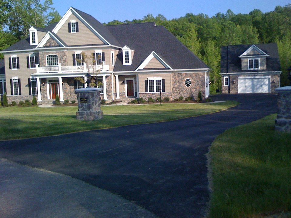 1st image of 129 Lupine Dr