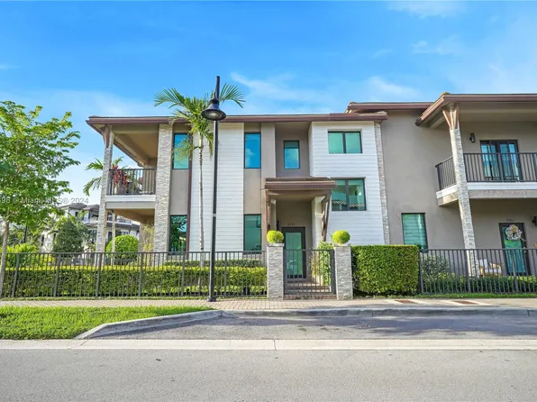 8375 NW 49th St, Doral, FL 33166