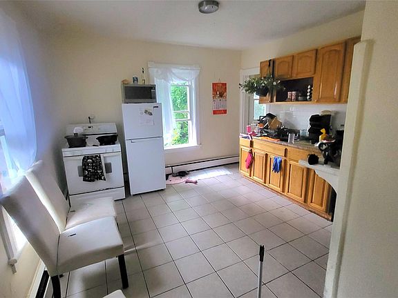 2nd image of 18 Grant Street