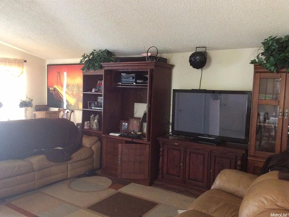 2nd image of 7698 Millroy Way
