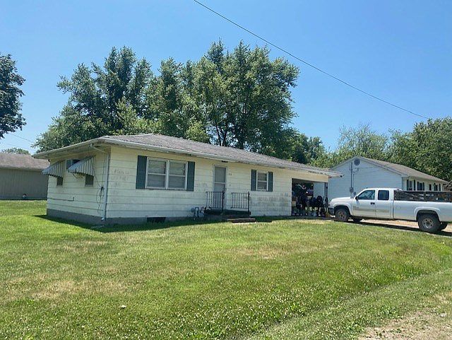 2nd image of 345 Carpenter 170 Amelia 190 Amelia