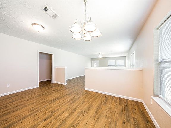 5th image of 1918 N Avenue G