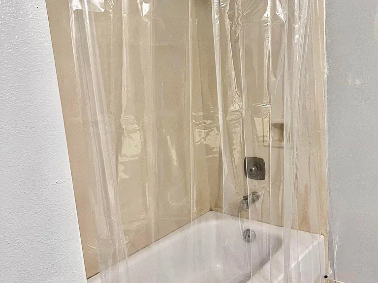 bathroom with bathtub