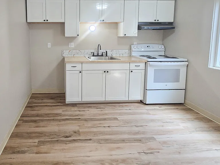 134 Sunset Ave N #134 — Photo 7