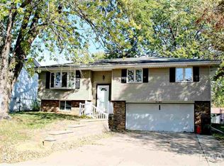115 Kickapoo Dr, East Peoria, IL 61611