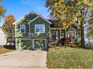 550 Colleen Dr, Gardner, KS 66030