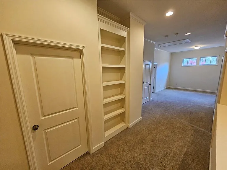 2104 McFarlin Ln — Photo 14