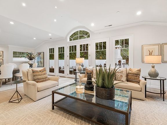 4th image of 2260 Summit Dr