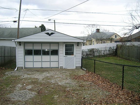 5th image of 37 S Rosemere Ave