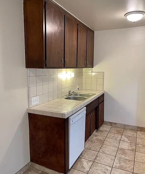 582 E Foothill Blvd #12 — Photo 4