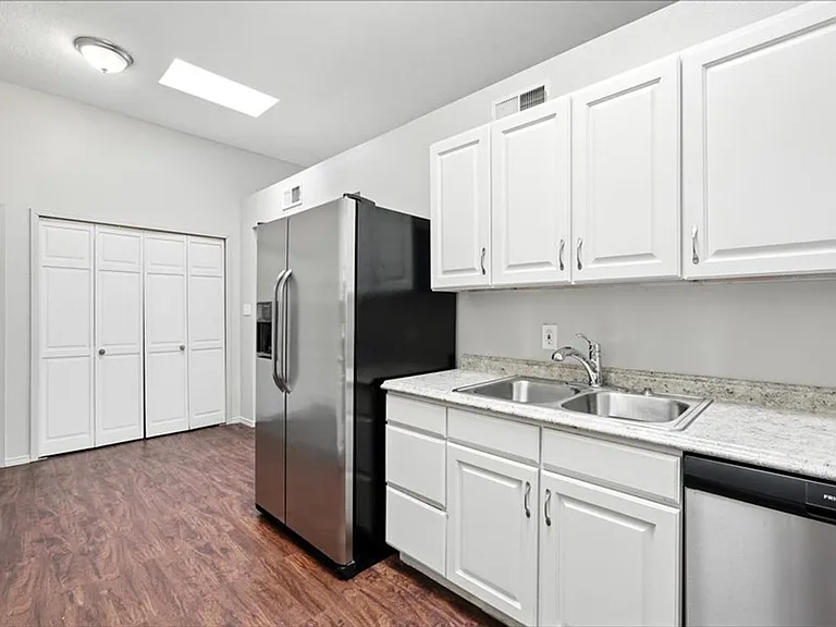 7901 Cockatoo Ln NE — Photo 12