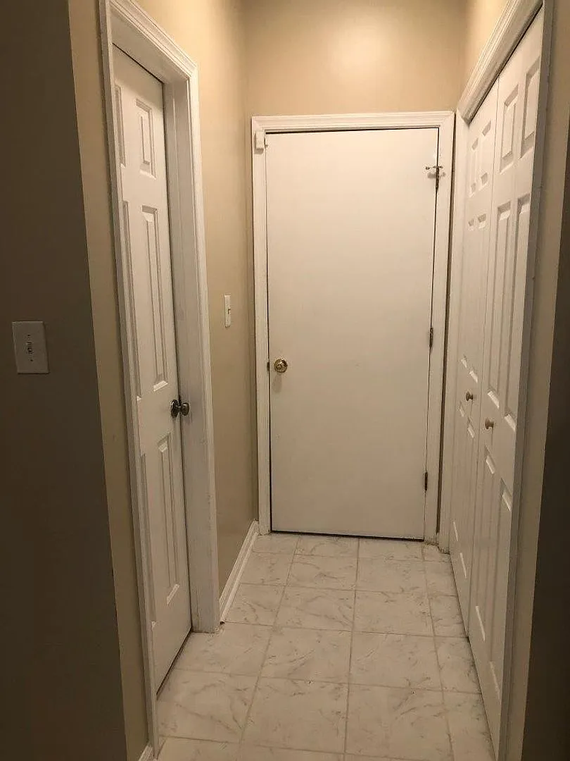 820 E. Willow Point Place, Newport News - Available NOW — Photo 4