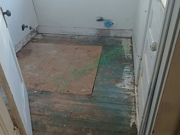 805 W Pine Ave — Photo 5