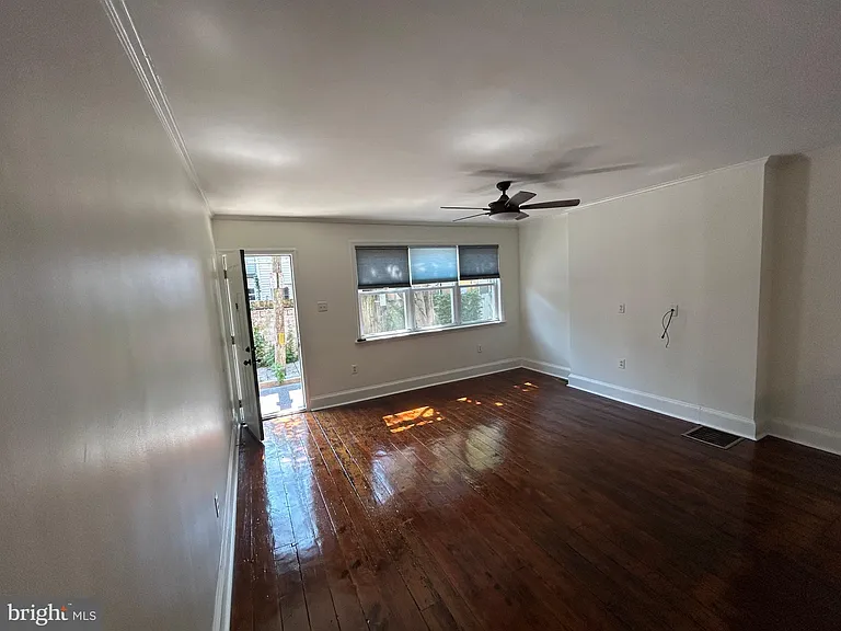 748 S Harshaw St — Photo 4