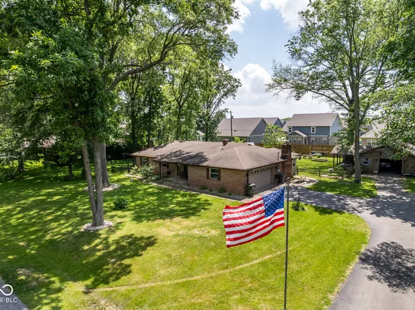 4865 W Oak Dr, New Palestine, IN 46163