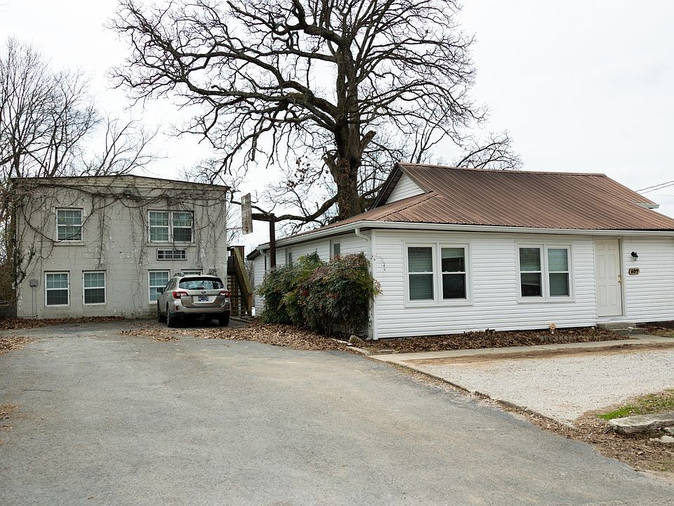 1st image of 507 E Spring St