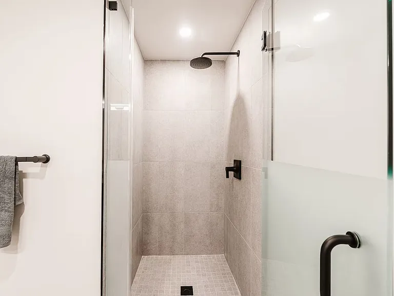 121 NE 5th St #311 — Photo 8