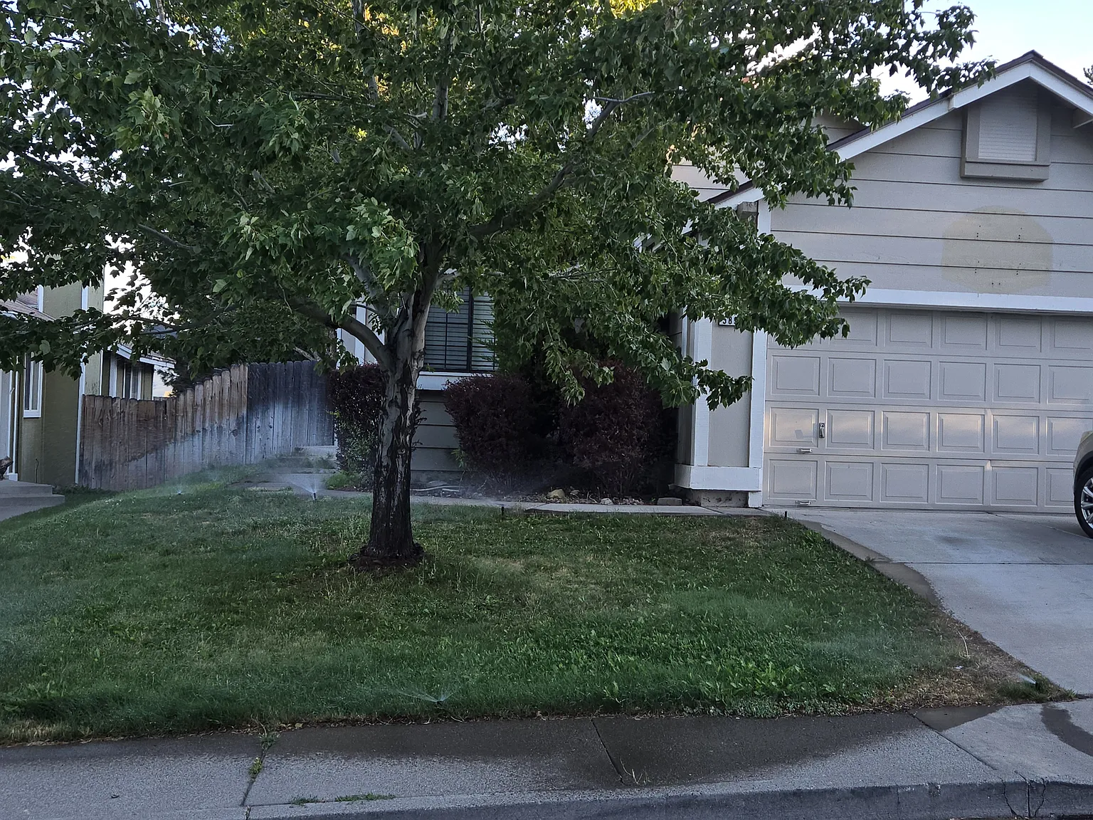 3 bed, 1324 sqft, $2,400 — Photo 2