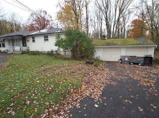 1015 Crittenden Rd, Rochester, NY 14623