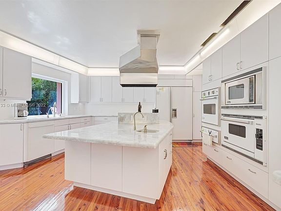 Chefs Kitchen with Oxyx Counters