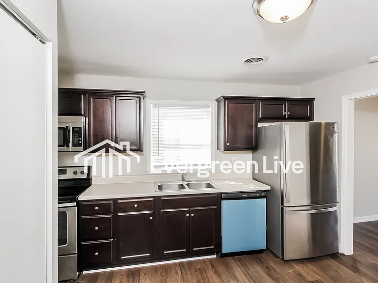 215 N Ivy Ave — Photo 7