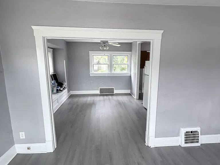 512 Inman St — Photo 5