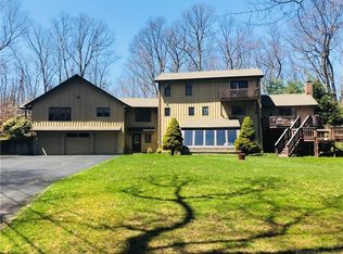 27 Crescent Dr, Shelton, CT 06484
