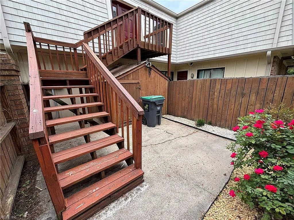 Building Photo - 546 Marsh Duck Way