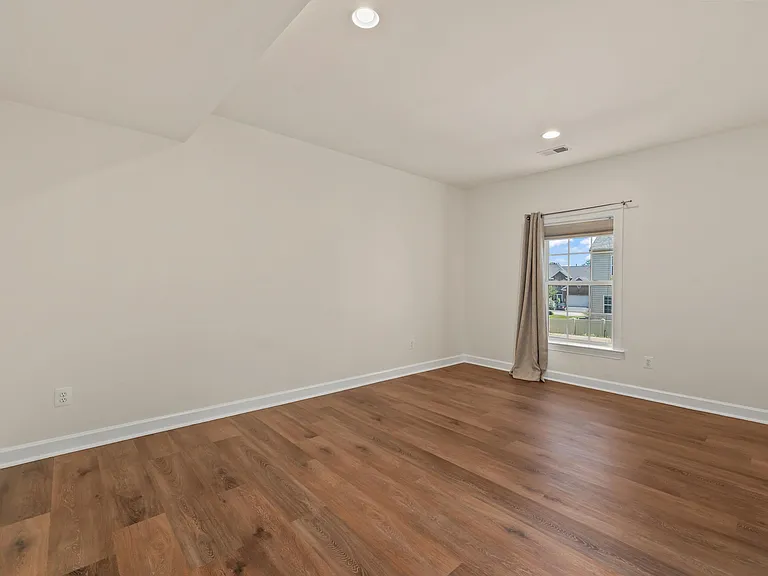 5619 Websters Way — Photo 8