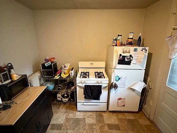 5th image of 34 S 2nd St APT 1
