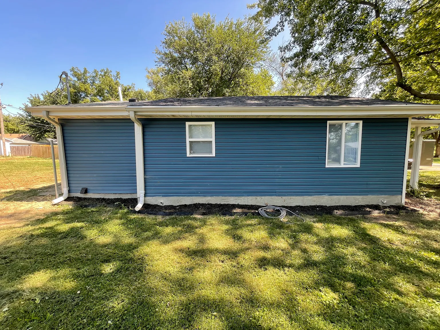 2 bed, 844 sqft, $1,200 — Photo 3