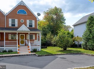 39 Lafayette St, Hopewell, NJ 08525