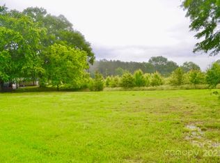 1789 Chase High Rd, Forest City, NC 28043