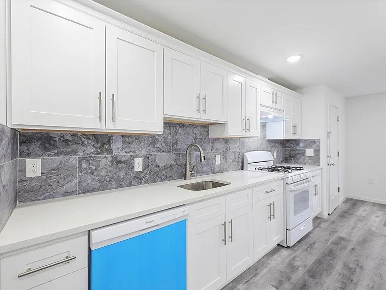 34 Fulton Ave #3 — Photo 4