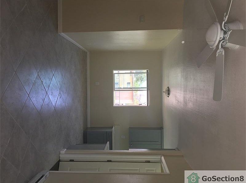 2nd image of 328 Milbrae St APT 1