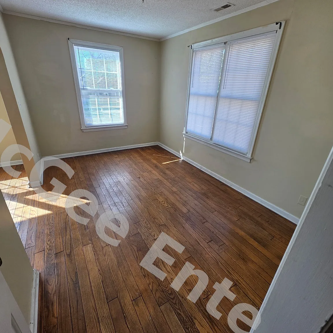 2 bed, 1.5 bath, 1100 sqft, $950 — Photo 3
