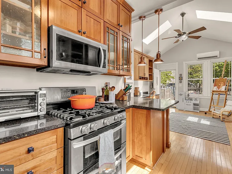 821 Elder St NW — Photo 11