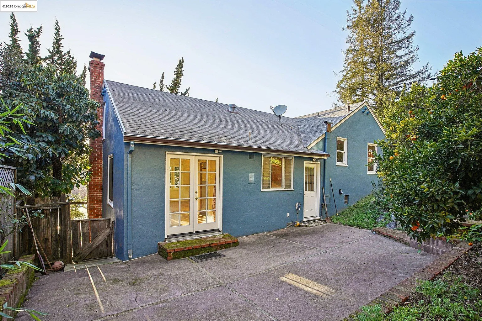 6576 Lucas Ave photo 1